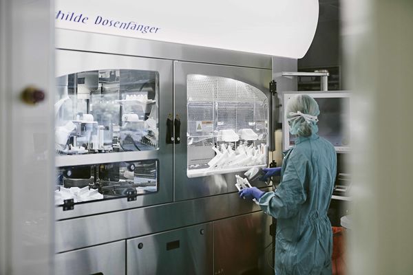 Arzneimittelherstellung - Titelbild